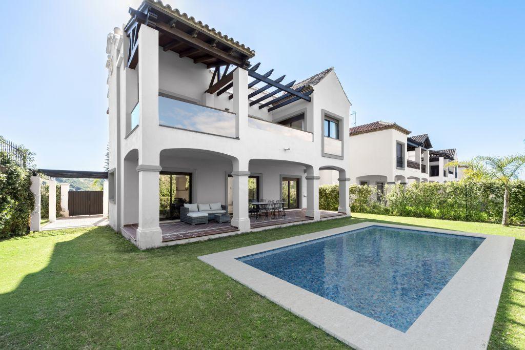 3 bedroom house / villa for sale in Estepona, Costa del Sol