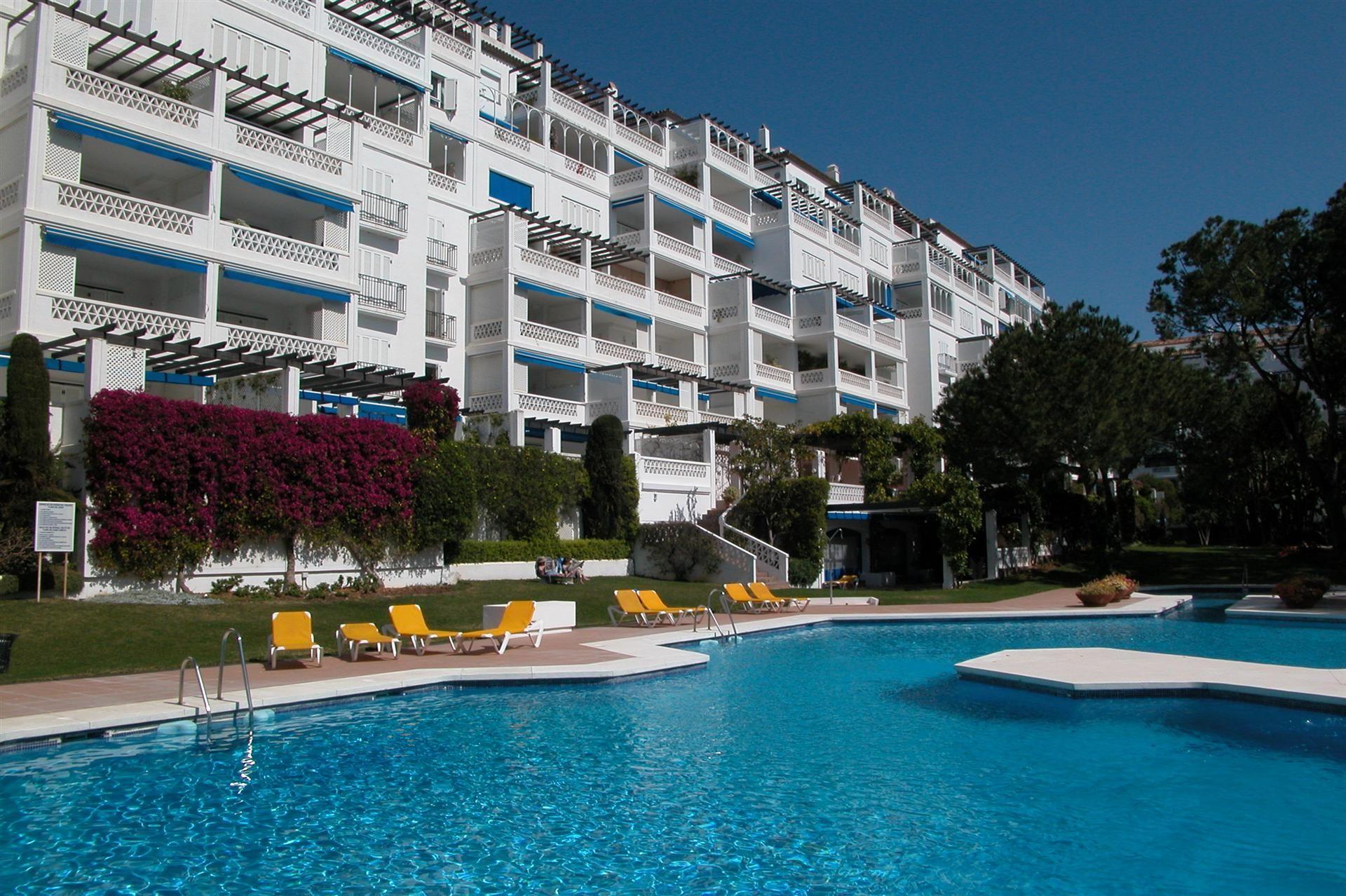 3 bedroom apartment / flat for sale in Marbella, Costa del Sol