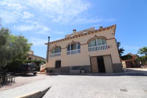 Detached Villa for sale in Algorfa