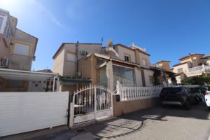 Quad Villa for sale in Algorfa