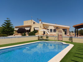Detached Villa for sale in Almoradi