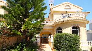 Detached Villa for sale in Villamartin Detached Villa for sale in Villamartin