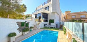 Detached Villa for sale in Villamartin Detached Villa for sale in Villamartin