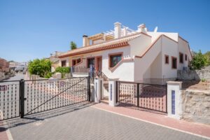 Quad House for sale in San Miguel De Salinas Quad House for sale in San Miguel De Salinas