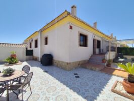 Quad House for sale in Villamartin