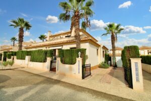 Quad House for sale in Villamartin