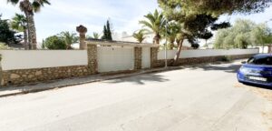 Detached Villa for sale in La Zenia