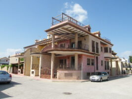 Town House for sale in Daya Nueva