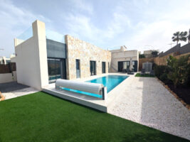 Detached Villa for sale in Algorfa