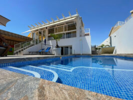 Detached Villa for sale in Los Altos