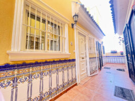 Town House for sale in Villamartin