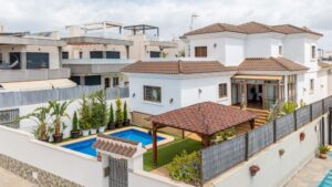 Detached Villa for sale in Los Montesinos
