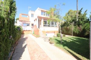 Detached Villa for sale in Villamartin