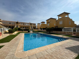 Apartment for sale in Villamartin