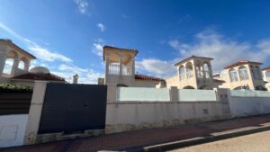 Detached Villa for sale in Algorfa