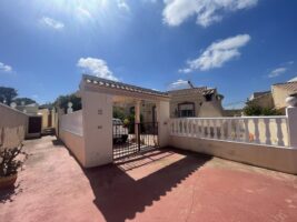 Detached Villa for sale in Algorfa
