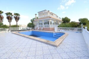 Detached Villa for sale in Villamartin