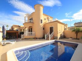 Detached Villa for sale in Benijofar