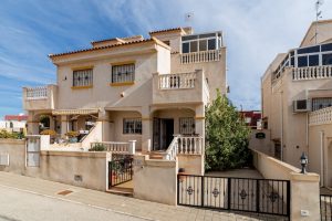 Quad House for sale in Villamartin
