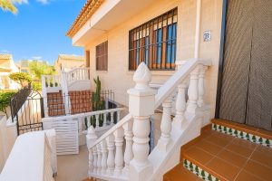 Town House for sale in La Mata