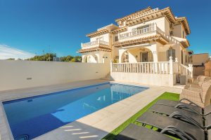 Quad House for sale in Cabo Roig
