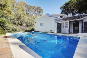 House – Detached Villa for sale in Calahonda