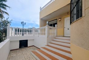 Detached Villa for sale in Villamartin