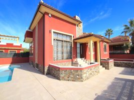 Detached Villa for sale in Algorfa