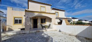 Quad House for sale in Los Balcones