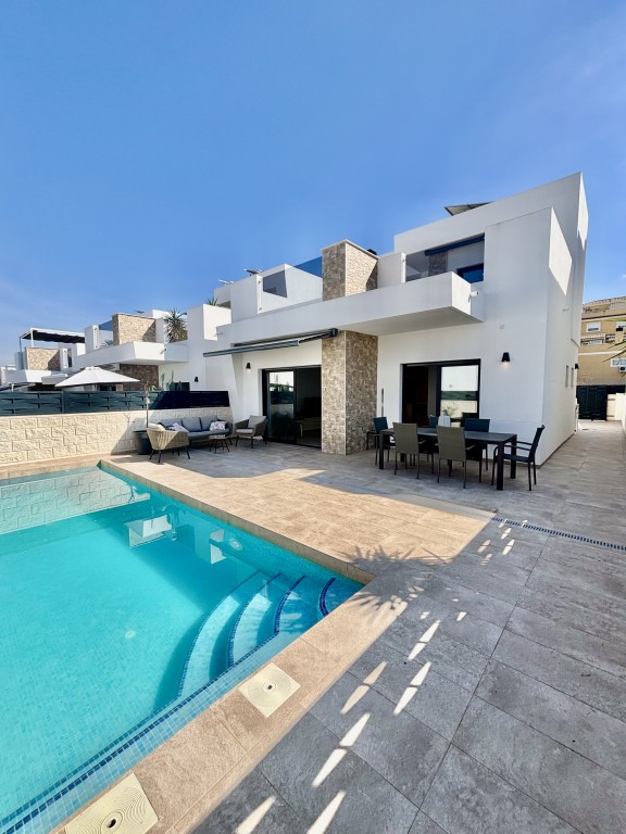 2 bedroom house / villa for sale in Benijofar, Costa Blanca