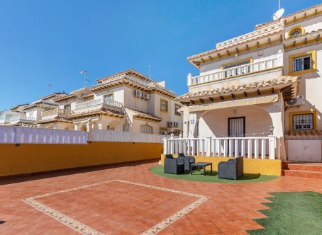 For sale: 2 bedroom house / villa in Cabo Roig
