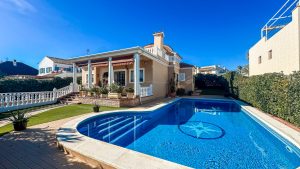 Detached Villa for sale in La Mata
