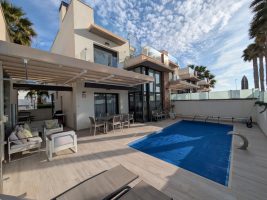 Detached Villa for sale in Cabo Roig