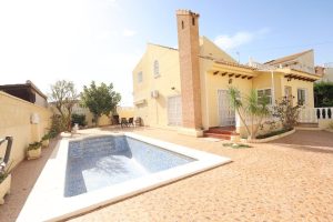 Detached Villa for sale in Playa Flamenca