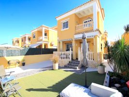 Detached Villa for sale in Guardamar Del Segura