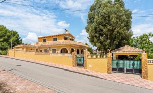 Detached Villa for sale in Jacarilla