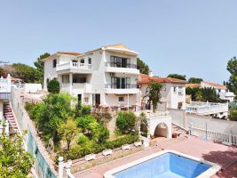 Detached Villa for sale in Pinar De Campoverde