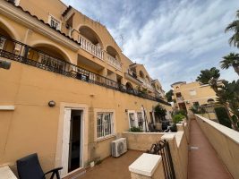 Town House for sale in Villamartin