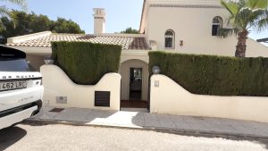 Detached Villa for sale in Villamartin