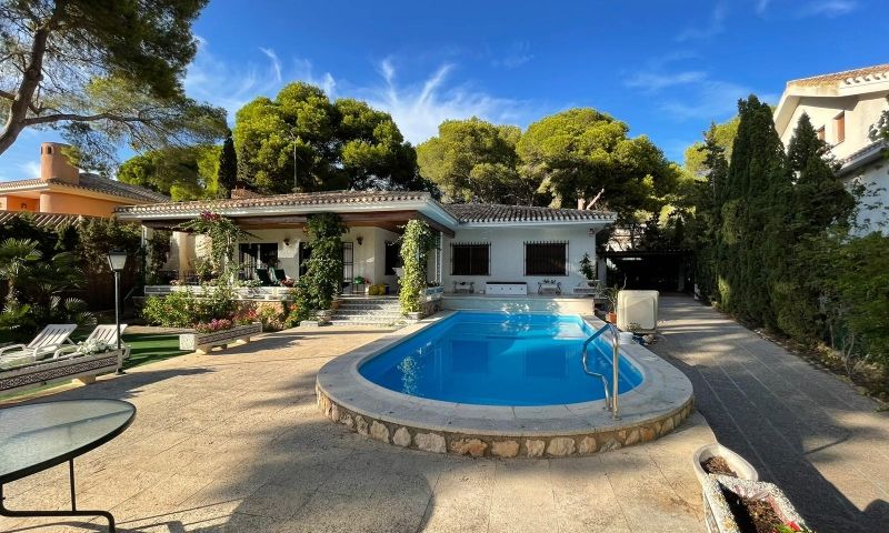 6 bedroom house / villa for sale in Dehesa de Campoamor, Costa Blanca