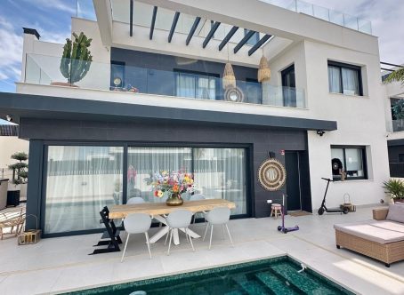 For sale: 5 bedroom house / villa in Algorfa