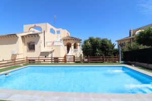 Detached Villa for sale in Algorfa