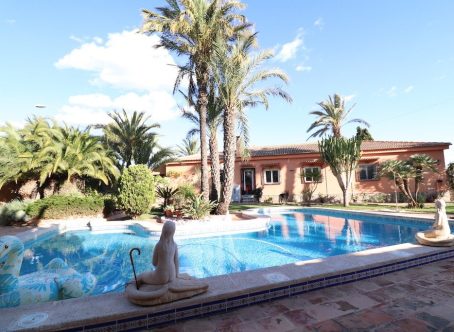For sale: 5 bedroom house / villa in Torrevieja