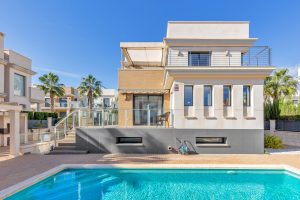 Detached Villa for sale in La Zenia