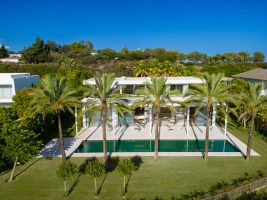 Villa for sale in Casares