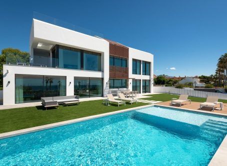 For sale: 5 bedroom house / villa in Cancelada, Costa del Sol