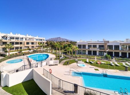 For sale: 2 bedroom apartment / flat in Estepona, Costa del Sol