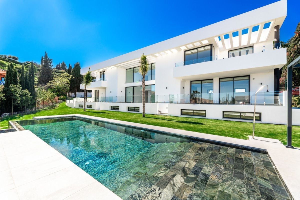 6 bedroom house / villa for sale in Benahavis, Costa del Sol