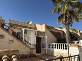 Town House for sale in Villamartin