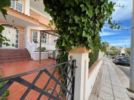Town House for sale in Villamartin